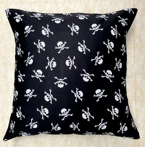 Skull & Cross Bone Pirate Cushion Cover Case fits 18"x18" 100% Cotton Halloween - Picture 1 of 1