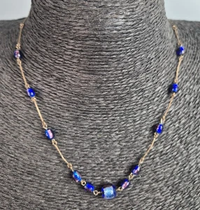 Collar Art Deco Vintage Checo Lapislázuli Azul Cuentas de Vidrio Laminado Acentos Tono Dorado - Imagen 1 de 6