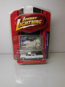 Johnny Lightning 1966 White Cadillac Hearse / 1/64 Scale - Picture 1 of 11
