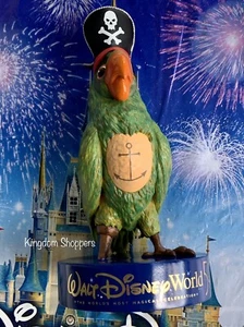 Figura de loro pájaro ladrador de Piratas del Caribe 50 aniversario de Disney - Imagen 1 de 4