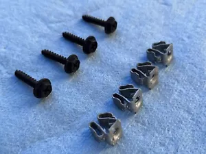 Tornillo de cabeza hexagonal genuino Mopar 6101946 y tuerca a presión 6034833 (Juego de 4) - Imagen 1 de 10
