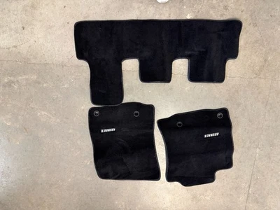 Toyota 4Runner Floor Mats - OEM 2019 — 第 1/4 张图片