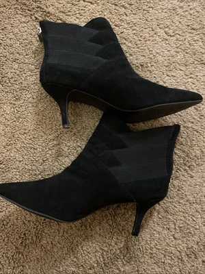 Botas Adrienne Vittadini para mujer (talla 6,5) Foto 1 de 4