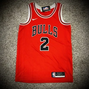 Nike Chicago Bulls Lonzo Ball Trikot #2 rot auswärts HERREN SMALL 40 Erwachsene neu mit Etikett - Bild 1 von 6