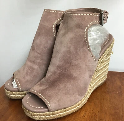 Alpargata de gamuza beige Prada �� Hebilla de cuña Correa para el tobillo Punta abierta Zapato Talla 39.5 Foto 1 de 4