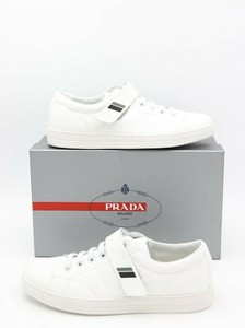 tenis blancos prada