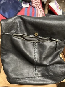 Zaino In vera pelle nera Unisex comodissimo e in ottime condizioni. - Foto 1 di 3