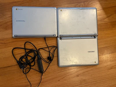Samsung Chromebook lote de 3 totalmente funcional, mas terrível estado - Imagem 1 de 4