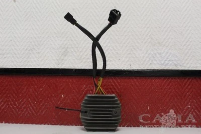 REGULADOR DE VOLTAJE Triumph Sprint ST 955 / T 596 2002-2004 (T596 955i) 2005 1J04 Foto 1 de 2