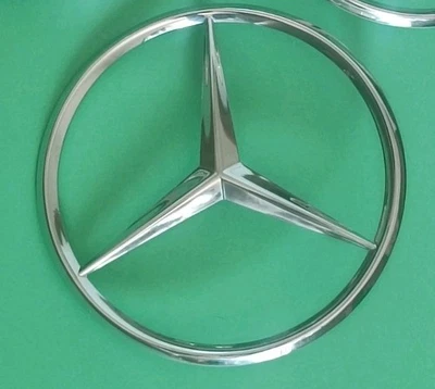 Mercedes Stern / Heckdeckel / Logo / W 123 / Nr. MB 1267580058 - Bild 1 von 2