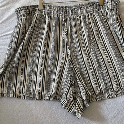 Apt. 9 shorts femininos tamanho XXLARGE preto marrom branco estampa pullon gravata frontal falsa nova - Imagem 1 de 4