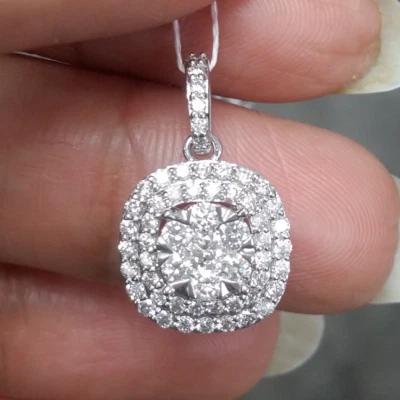 ¡Oferta de robo! 0,80 CTW Genuino Racimo Diamante Cojín Halo Colgante Dije Oro 14K Foto 1 de 4