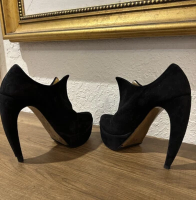 Plataforma de salto curvo icônica camurça preta Walter Steiger EUA 8,5 UE 38,5 bombas - Imagem 1 de 4