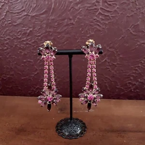 Beautiful Vintage Purple/Magenta Rhinestone Gold Toned Dangle Clip-on Earrings - Picture 1 of 8