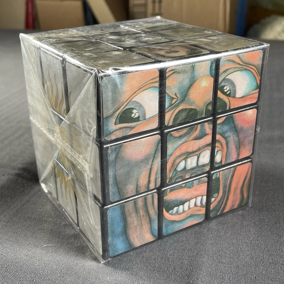 King Crimson Rubik’s Cube (The Crimson Cube) 4” X 4” In The Court NUEVO RARO Foto 1 de 4