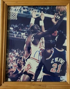 Michael Jordan Autograph 8 x 10 with COA - Picture 1 of 3