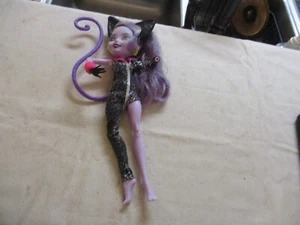 Ever After High Way Too Wonderland Kitty Cheshire Puppe fehlt eine Hand und Schuh - Bild 1 von 7