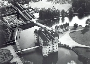1983 Original Photo by DANISH TOURIST OFFICE aerial Egeskov Castle Funen Denmark - Picture 1 of 2
