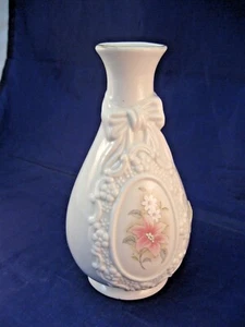 EINE CAMEO-BANDVASE VON ROYAL HERITAGE COLLECTION - GEPRÄGTES DESIGN - SCHÖN - Bild 1 von 5
