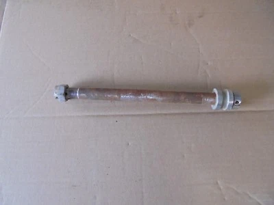 Yamaha TX750 1973 OEM eje trasero  Foto 1 de 2