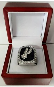 Tim Duncan - 1999 San Antonio Spurs Championship Ring With Wooden Display Box - Picture 1 of 4