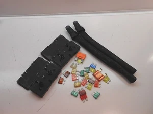 KIT AUXILIAR BMW MERCEDES CAJA FUSIBLES ACOMPAÑANTE Y AISLAMIENTO DE CABLES RK0208 - Imagen 1 de 4