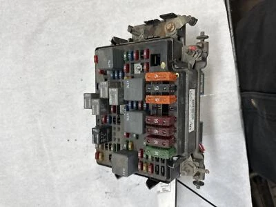 Used Fuse Box fits: 2000 Gmc Yukon xl 1500  Grade A - Image 1 of 4