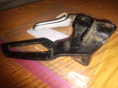 Soporte estribo pasajero trasero izquierdo suzuki drz400s sm Foto 1 de 4