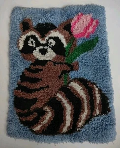 Vintage 70s Raccoon With Flower Blue Background Latch Hook Rug 19" x 26" - Picture 1 of 7