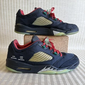 Nike Air Jordan 5 Halbschuhe Herren Größe 13 Schwarz Rot CLOT Jade Glow DM4640-036 - Bild 1 von 20