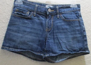 Girls Old Navy 5 Pockets 100% Cotton Blue Jean Shorts, Inseam 2.5"  Size 10 Reg - Picture 1 of 3