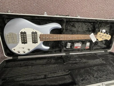 Bajo de 5 cuerdas Sterling by Music Man Stingray 5HH Foto 1 de 4