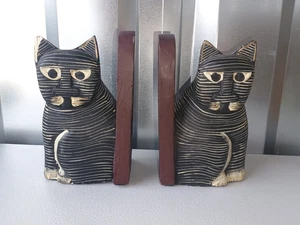 Katze Buchstützen Volkskunst Holz schwarz-weiß Streifen bemalt Lorbeer Burch - Bild 1 von 15