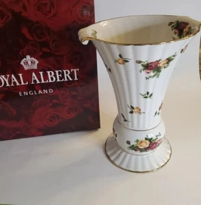 Royal Albert Old Country Roses Large Vase 10" Tall Fluted Bone China In Box - Picture 1 of 8