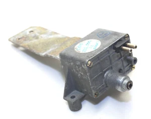 Mercedes W123 280E Inline O2 Sensor warning indicator 1980 - Picture 1 of 3
