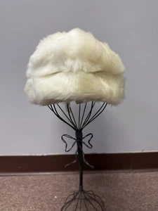NWT Tuscan Lamb Skin Fur Women's Ivory Cossack Hat Made In Italy Casual Corner - Picture 1 of 11