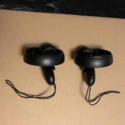 Meta Oculus VR IRELAND LIMITED Controllers Left & Right Pair - Image 1 of 4
