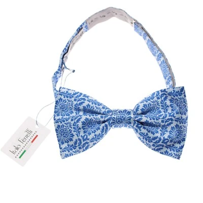 Pajarita Italo Ferretti nueva con etiquetas tamaño ajustable en patrón azul claro/real 100 % seda Foto 1 de 4