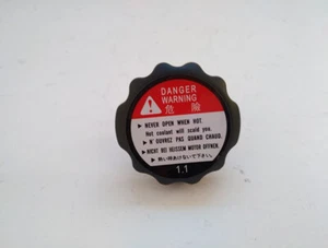 Tapa de radiador negra con agarre de muesca Billet CNC mecanizado anodizado aluminio 16 lb redondo - Imagen 1 de 4