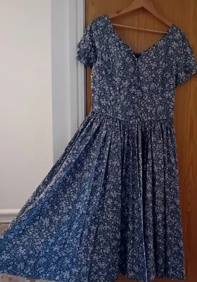 Laura Ashley Vintage Floral Dress Size 16 - Image 1 of 4