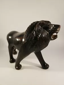 Vintage Hand Carved Wood Lion Sculpture. - Picture 1 of 12