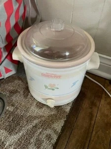Rival Crock Pot Slow Cooker Stoneware  3 1/2 Qt  Model 3100/2 - Picture 1 of 5