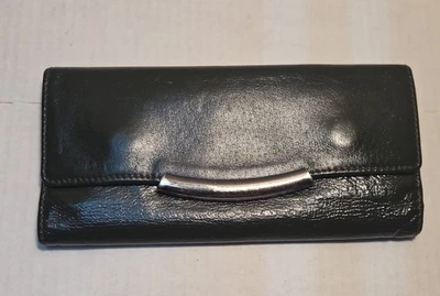 Cartera Hobo International triple pliegue para mujer cuero verde oscuro solapa plegable  Foto 1 de 4