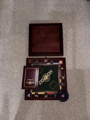 Franklin Mint 1991 wooden Collectors Edition Monopoly board game player drawers - Image 1 of 4