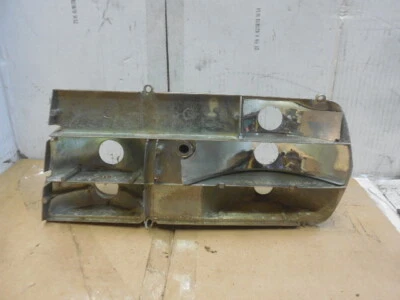 1976 BMW 3.0 Si E3 suporte de soquete de lâmpada traseira esquerda driver carcaça interna - Imagem 1 de 4