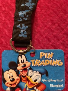 Spilla Walt Disney World Disneyland Trading cordino Topolino blu e nero da collezione - Foto 1 di 3
