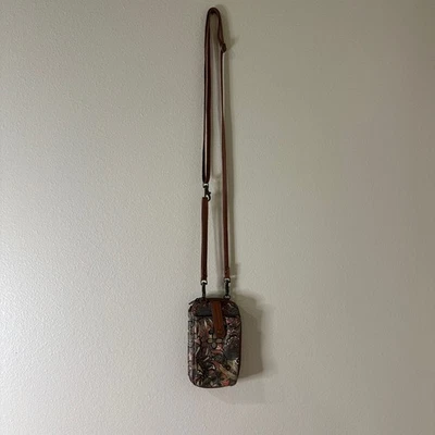 Cartera de muñeca Sakroots bolso para teléfono floral marrón tostado multicolor Foto 1 de 4