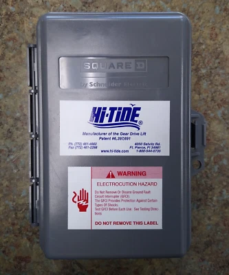 SquareD Q024L60NRNM Plastic Load Center Box with 20A Mini Circuit Breaker - Image 1 of 4