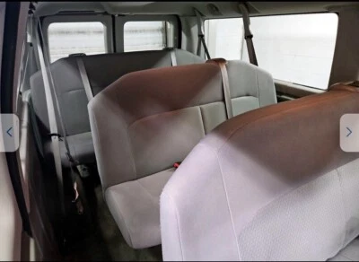 Ford E-350 Super Duty Econoline, última fila banco asiento es un 4 plazas” Foto 1 de 3