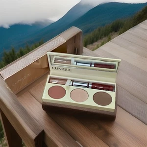 Clinique Great Looks 101 Nudes Eye Shadow Face & Lips Palette Boxed Rare *New* - Picture 1 of 9
